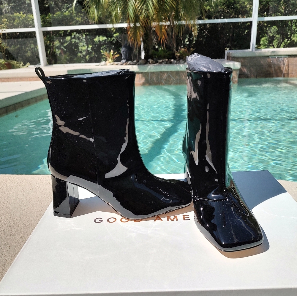 Good American square toe heeled ankle booties
